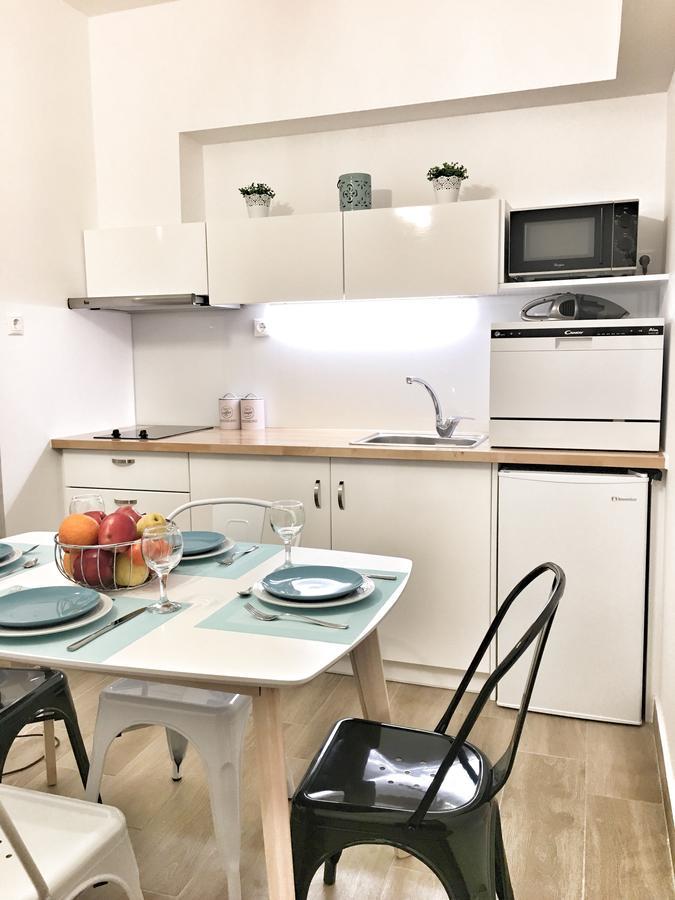 Athina Apartments Atenas Habitación foto